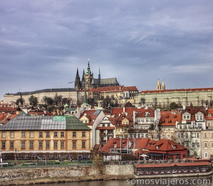 Castillo de Praga desde el puente de Carlos