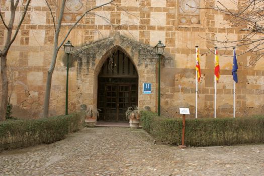 entrada al hotel monasterio de piedra