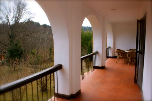 terraza habitacion hotel monasterio de piedra