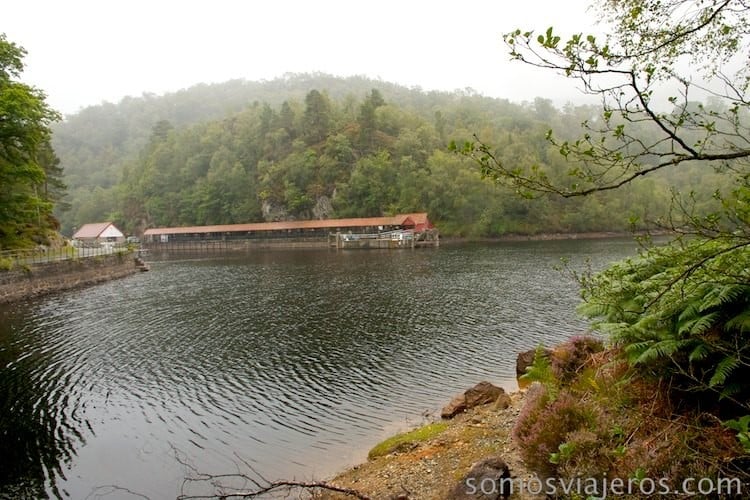 imágenes del lago desde el camino